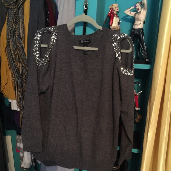 Sweaters - Gray cold shoulder jeweled sweater